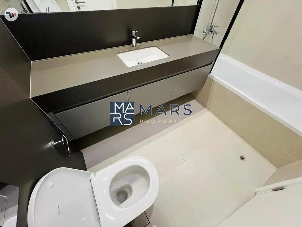 Spacious, Luxury 4 Bedroom End Corner Villa, with Two Living Room and Study Room-11-11