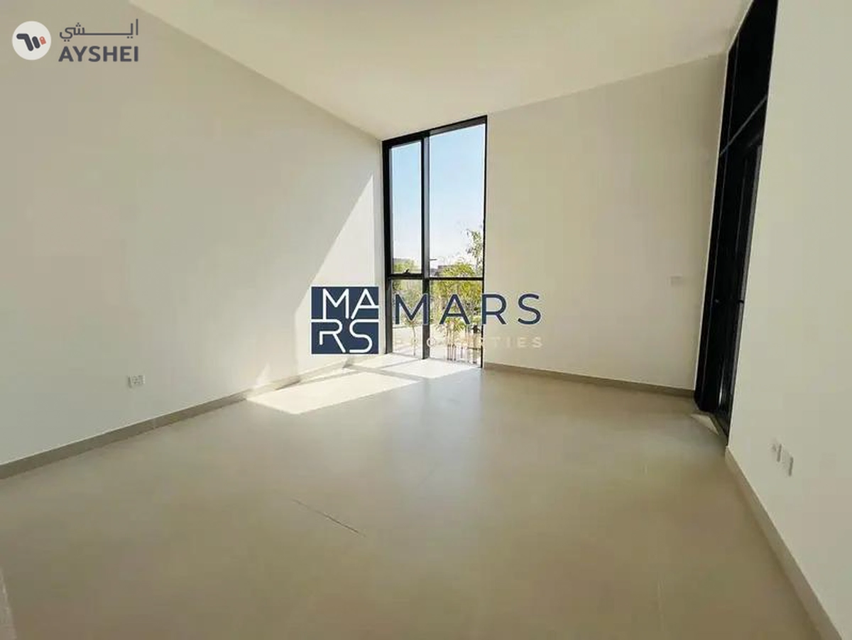 Spacious, Luxury 4 Bedroom End Corner Villa, with Two Living Room and Study Room-13-13