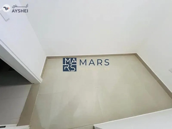 Spacious, Luxury 4 Bedroom End Corner Villa, with Two Living Room and Study Room