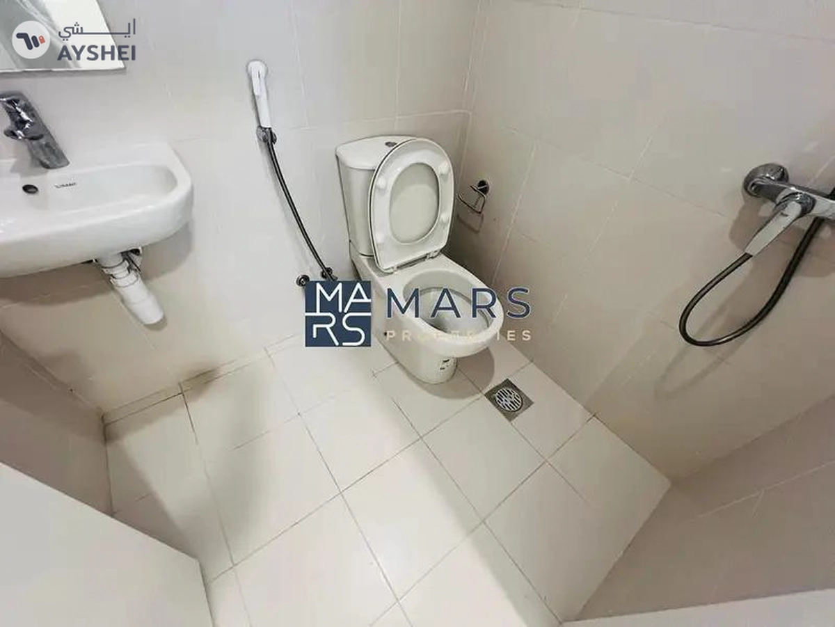 Spacious, Luxury 4 Bedroom End Corner Villa, with Two Living Room and Study Room-22-22