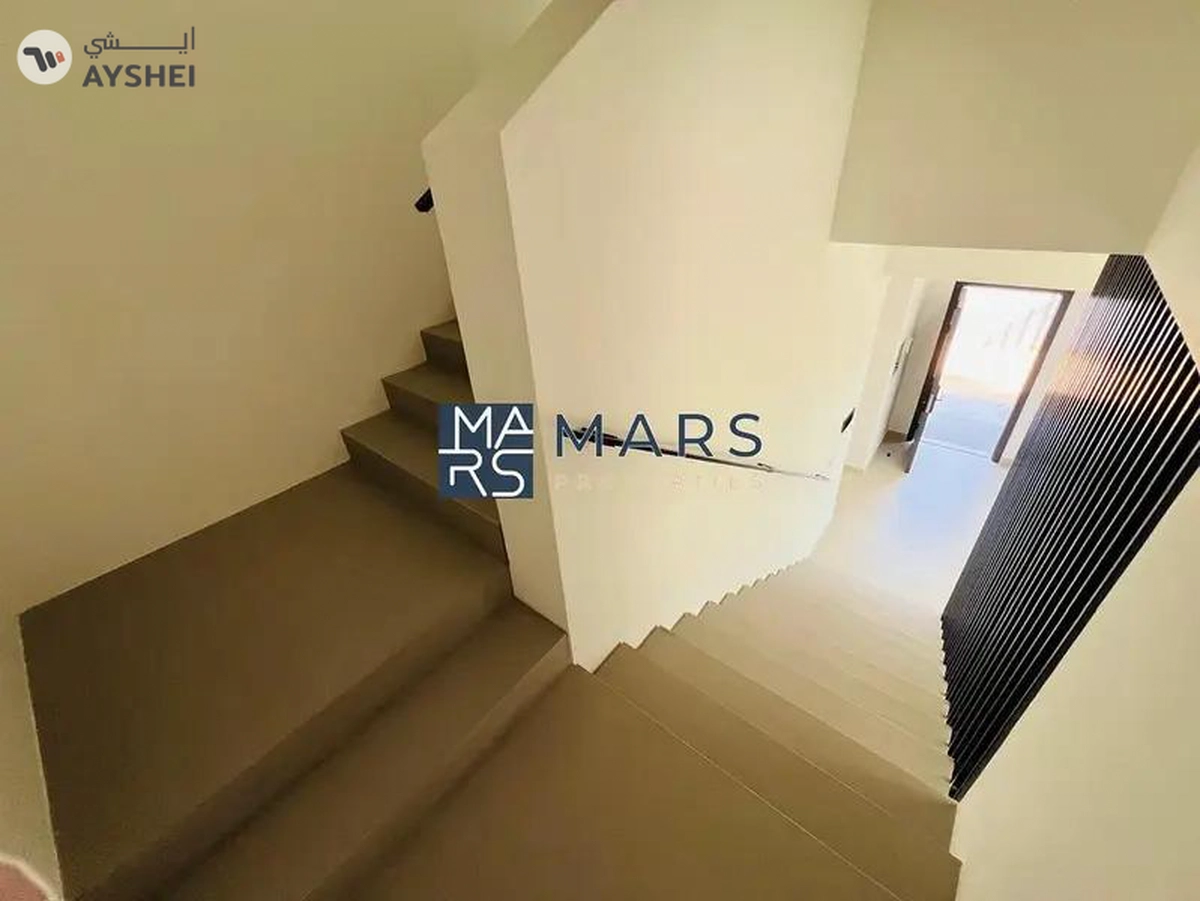 Spacious, Luxury 4 Bedroom End Corner Villa, with Two Living Room and Study Room-4-4