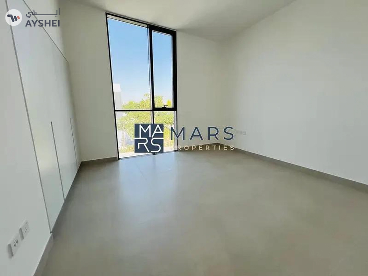 Spacious, Luxury 4 Bedroom End Corner Villa, with Two Living Room and Study Room-8-8