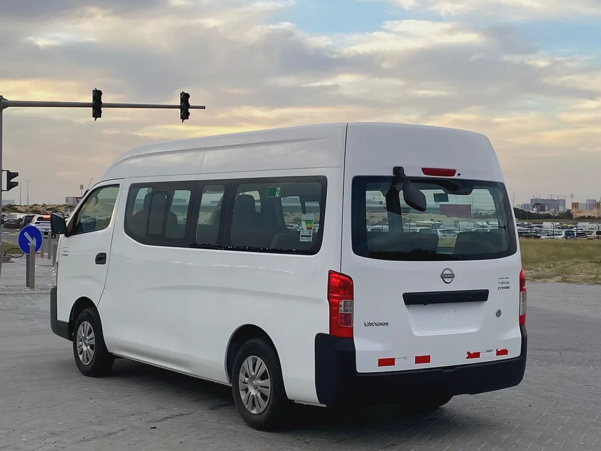 2023 Nissan Urvan NV350 automatic GCC Specs-3-3