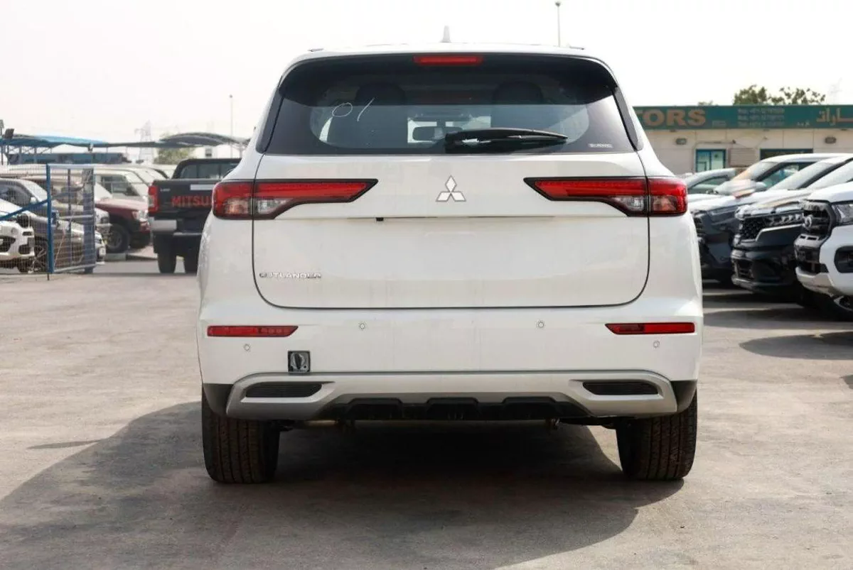 Mitsubishi Outlander GLX MIDLINE OUTLANDER 2.5L 4WD WHITE-4-4