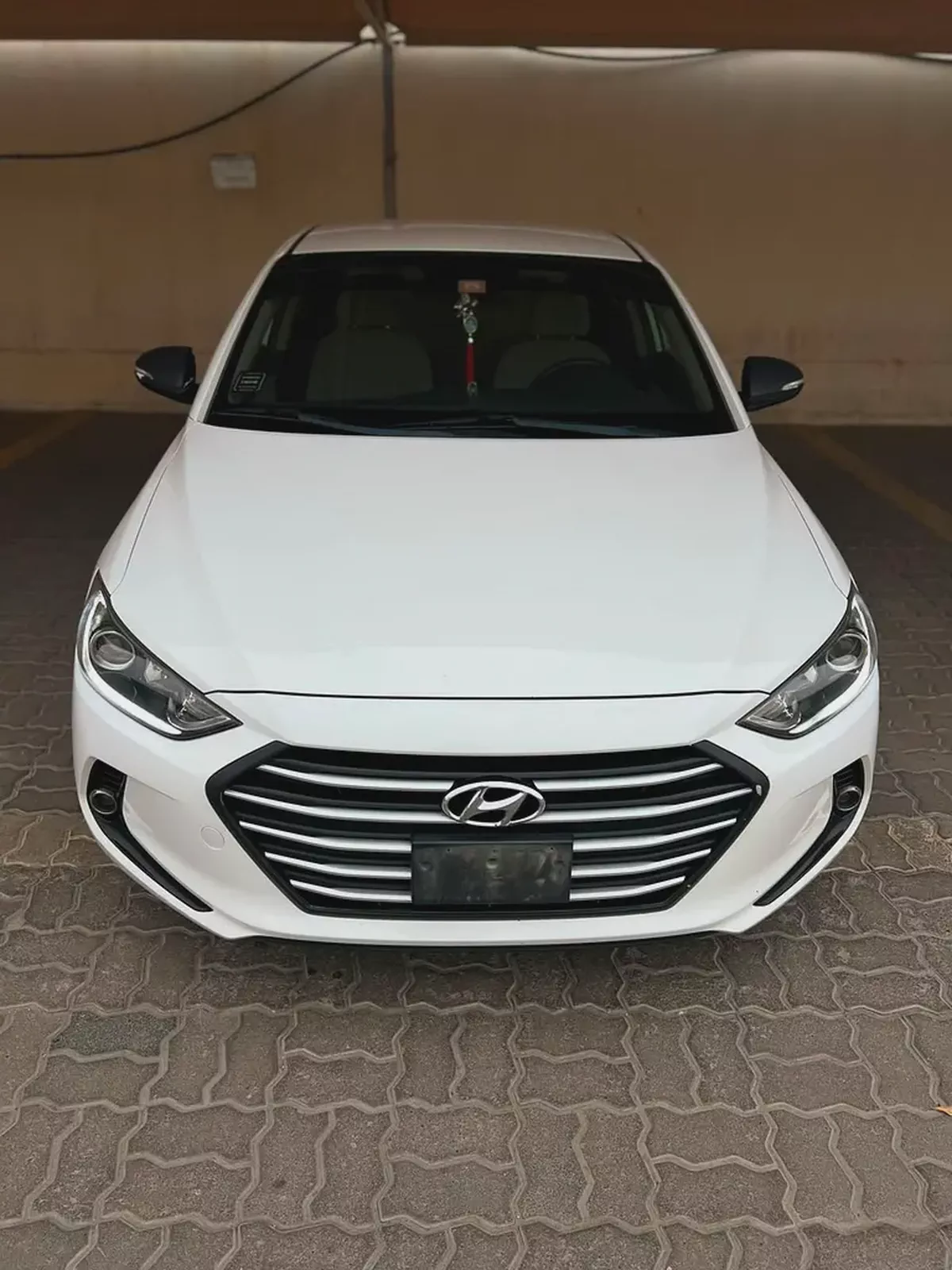 Hyundai Elantra GLS 2016 GCC 1.6L Accident Free-2-2