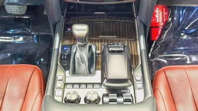 LEXUS - LX 570 - 25 EDITION -  2021 MODEL - GCC SPECS - 70,000 KM - BLACK / TAN-5