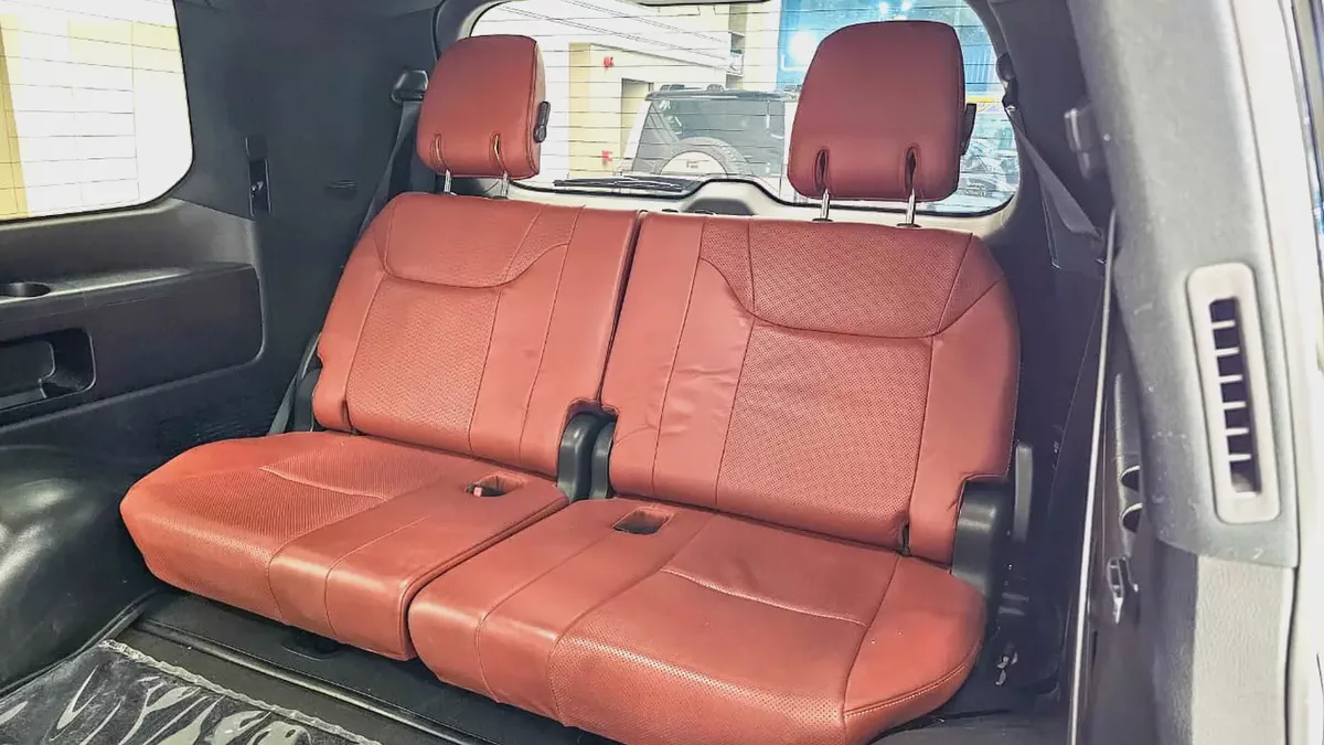 LEXUS - LX 570 - 25 EDITION -  2021 MODEL - GCC SPECS - 70,000 KM - BLACK / TAN-11-11
