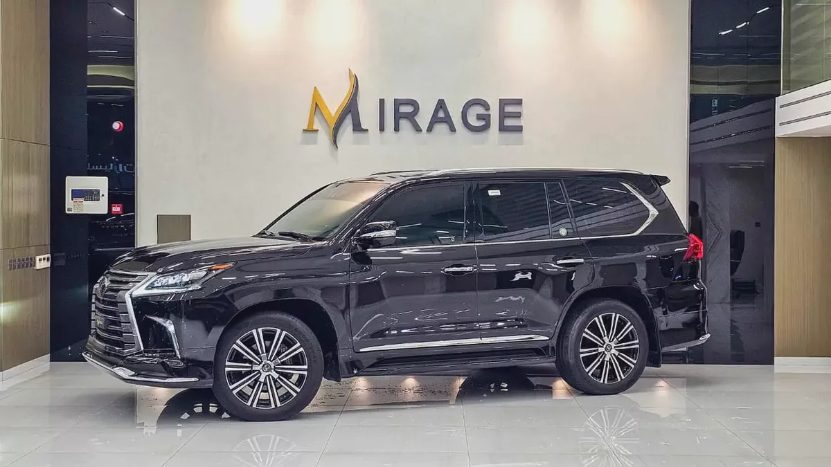 LEXUS - LX 570 - 25 EDITION -  2021 MODEL - GCC SPECS - 70,000 KM - BLACK / TAN-19-19