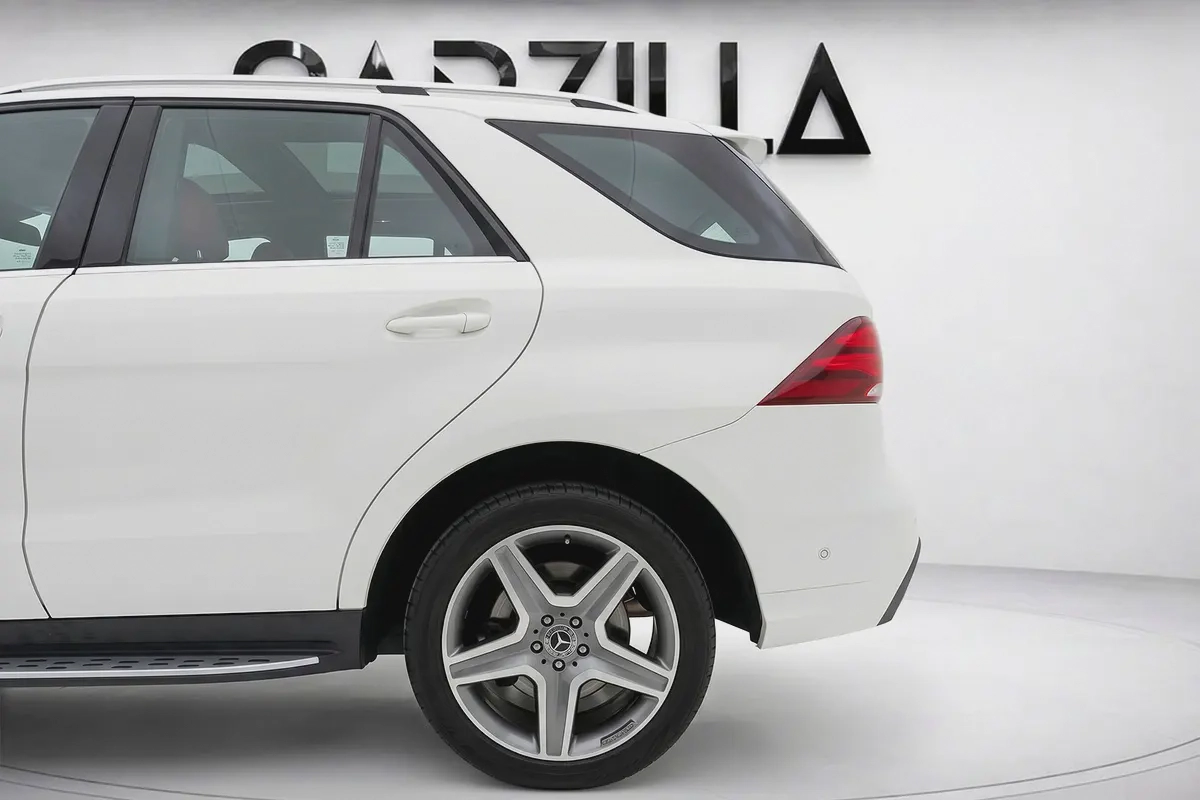 Mercedes-Benz GLE 400 2018 | V6 | AED 2,019 / Monthly-4-4