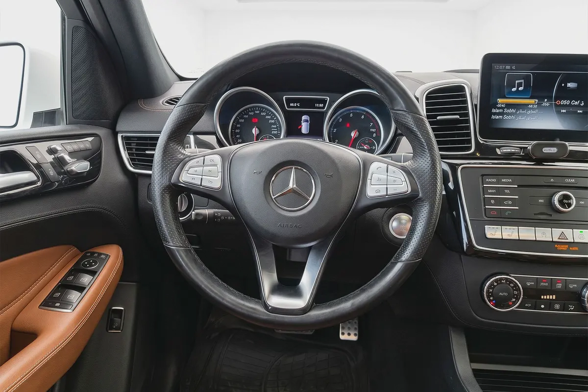 Mercedes-Benz GLE 400 2018 | V6 | AED 2,019 / Monthly-9-9