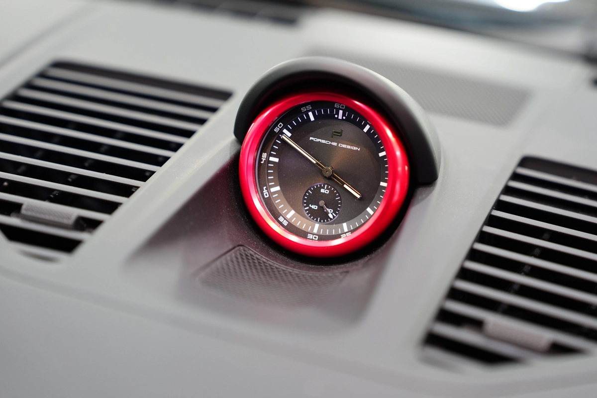 Porsche 911 Carrera 2025-9-9