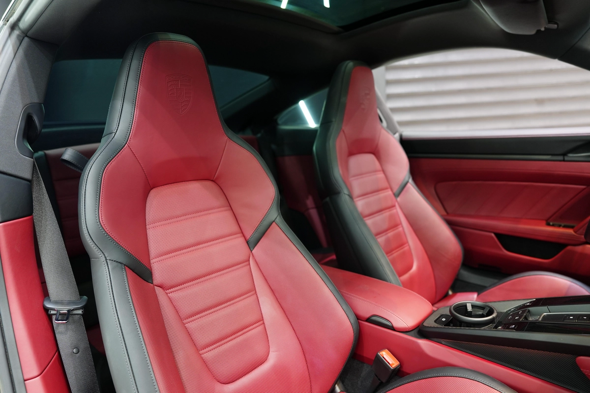Porsche 911 Carrera 2025-5-5