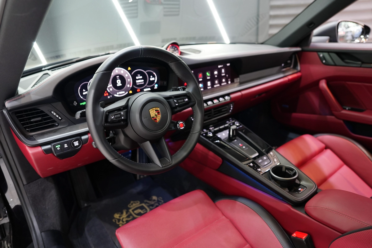 Porsche 911 Carrera 2025-2-2