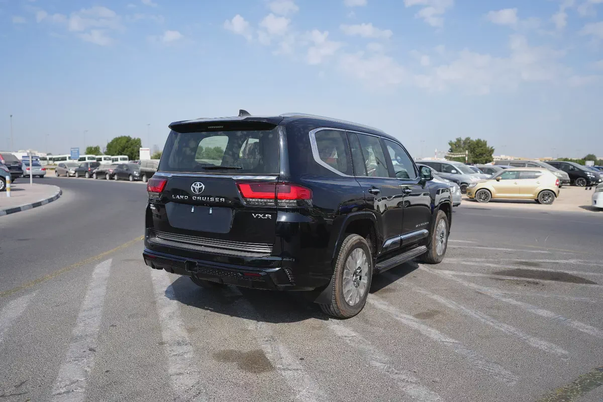 Toyota Land Cruiser VXR 2026 GCC Specs-2-2