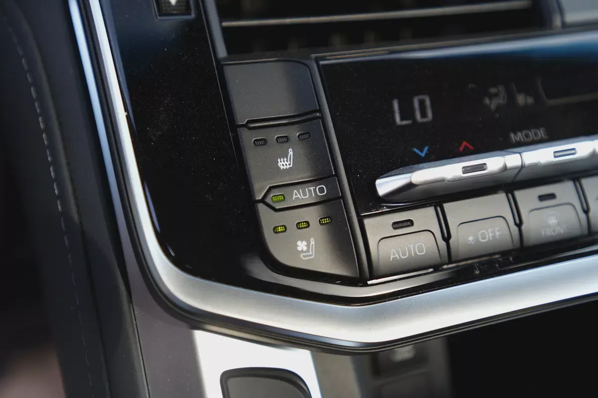 Toyota Land Cruiser VXR 2026 GCC Specs-7-7