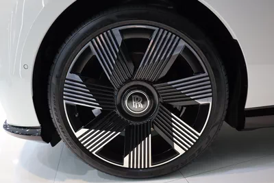 Rolls-Royce Spectre 2025-18