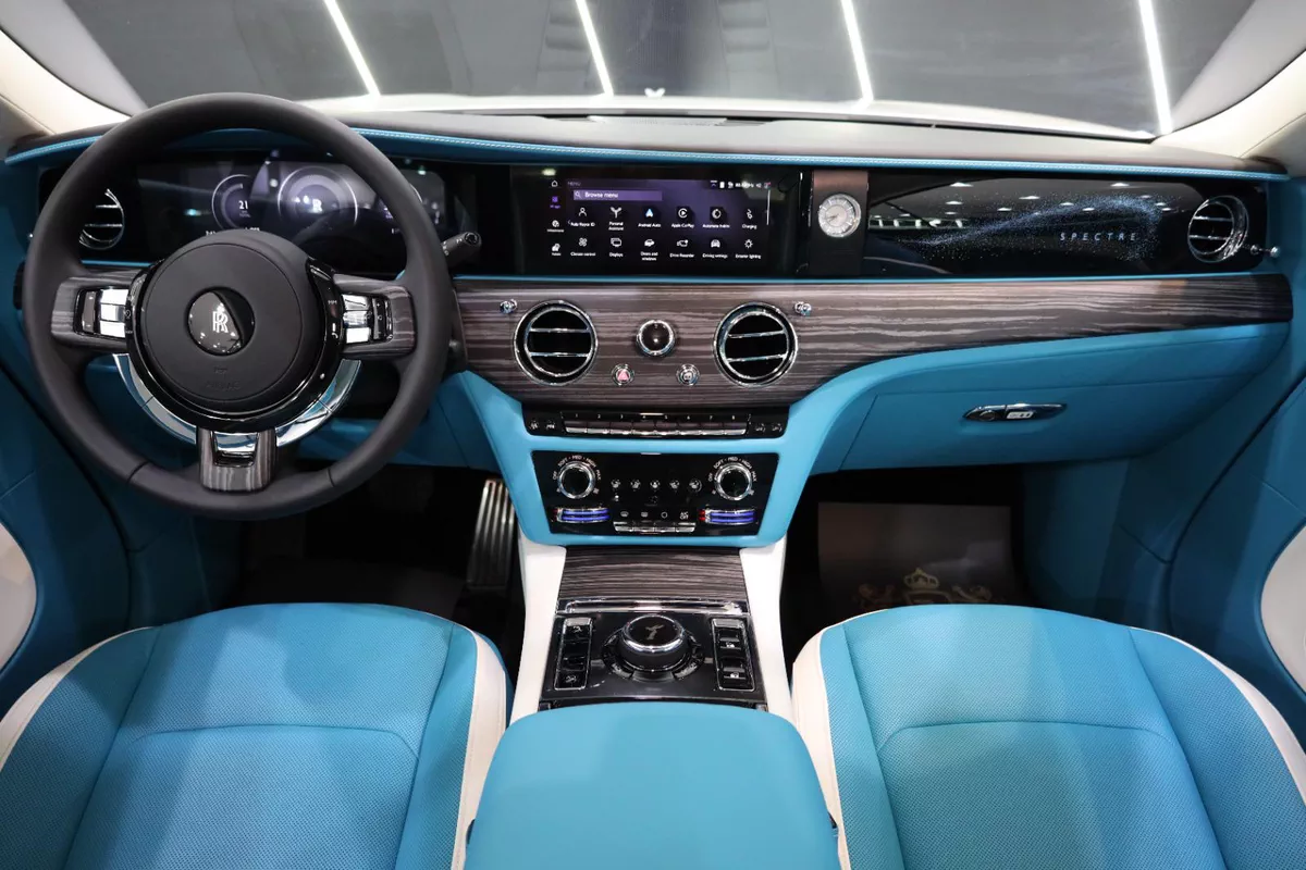 Rolls-Royce Spectre 2025-6-6