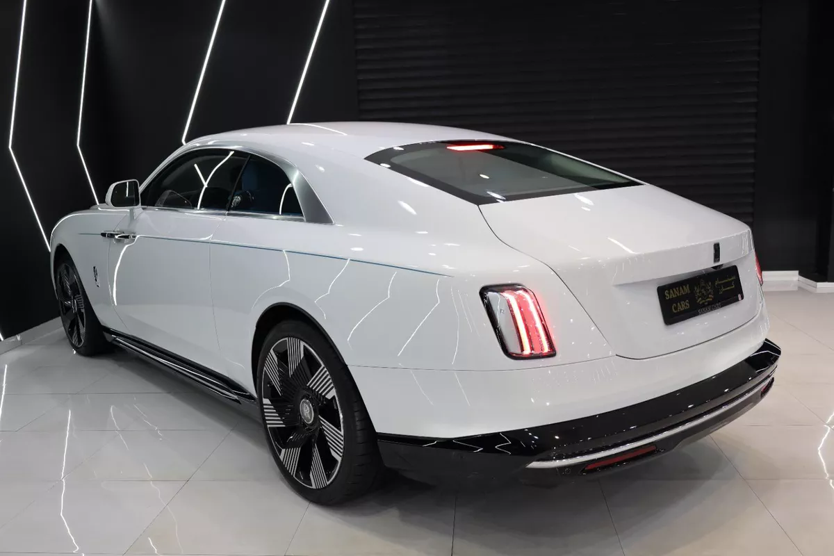 Rolls-Royce Spectre 2025-17-17