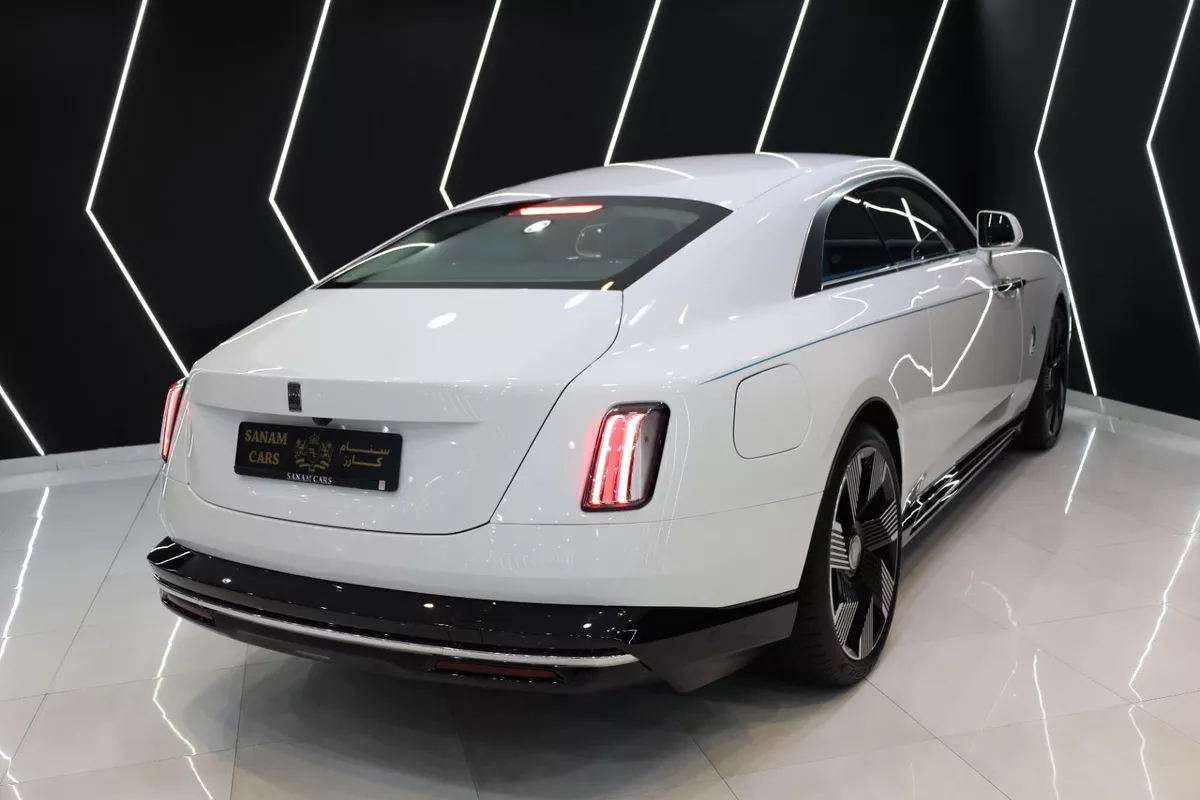 Rolls-Royce Spectre 2025-15-15