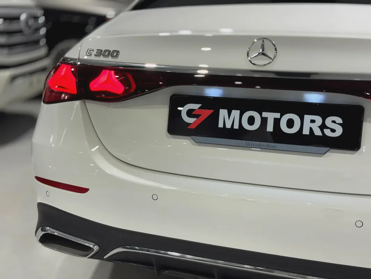 Mercedes-Benz E 300 AMG 4MATIC | 2026 | Full Option | Brand New.-19-19