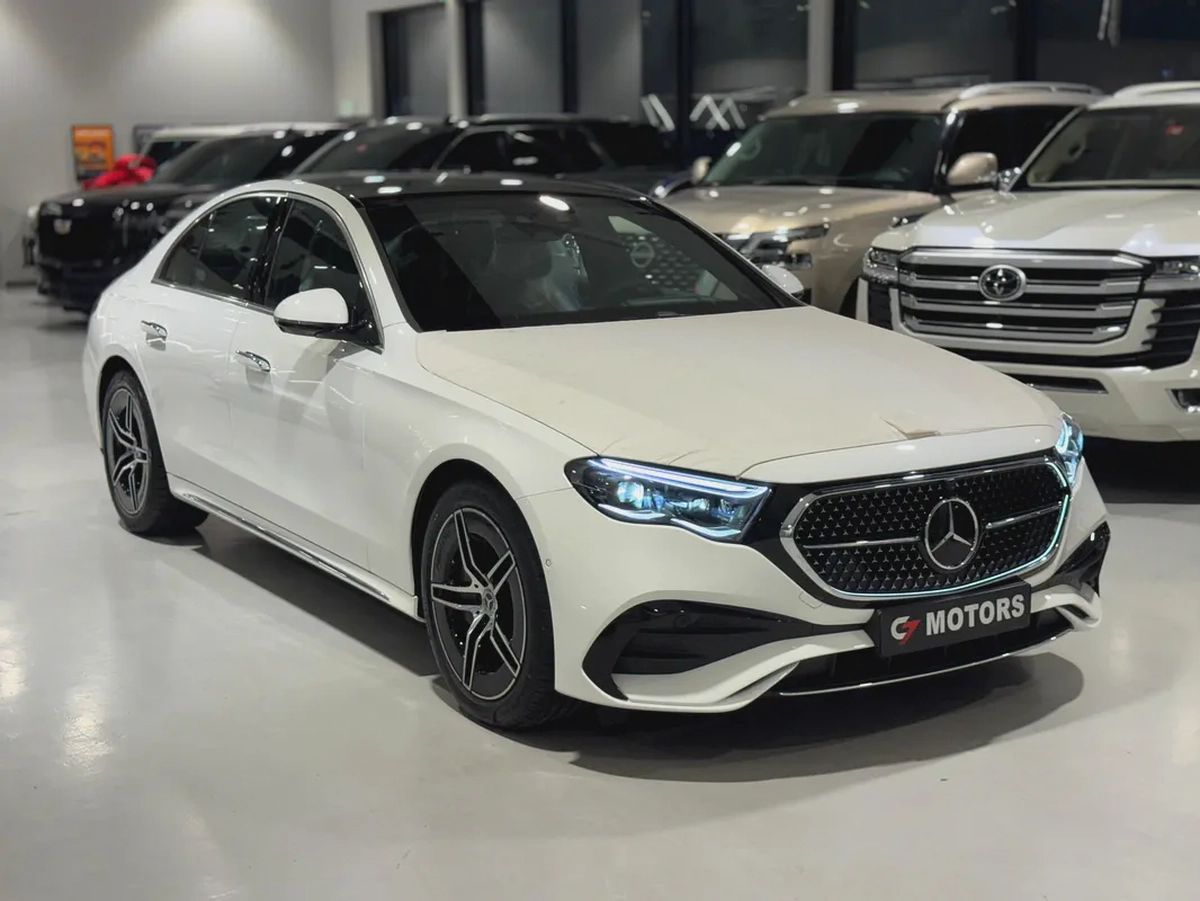 Mercedes-Benz E 300 AMG 4MATIC | 2026 | Full Option | Brand New.-5-5