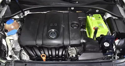 Volkswagen Passat ( 2013 Model ) in Silver Color Canadian Specs-10