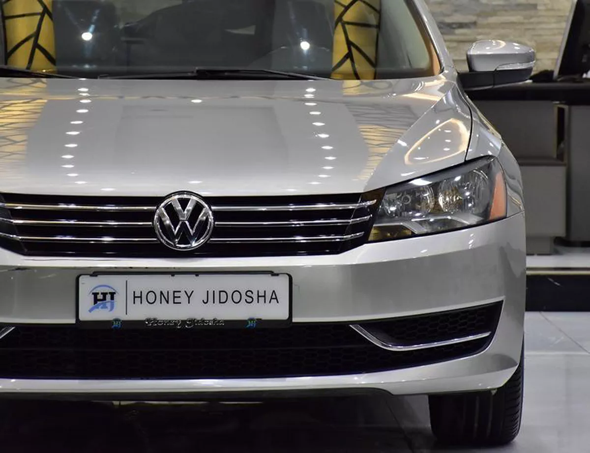 Volkswagen Passat ( 2013 Model ) in Silver Color Canadian Specs-4-4