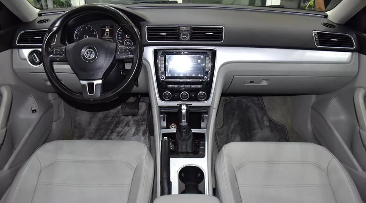 Volkswagen Passat ( 2013 Model ) in Silver Color Canadian Specs-8-8