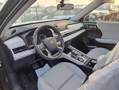 Mitsubishi Outlander GLX MIDLINE OUTLANDER 2.5L-7