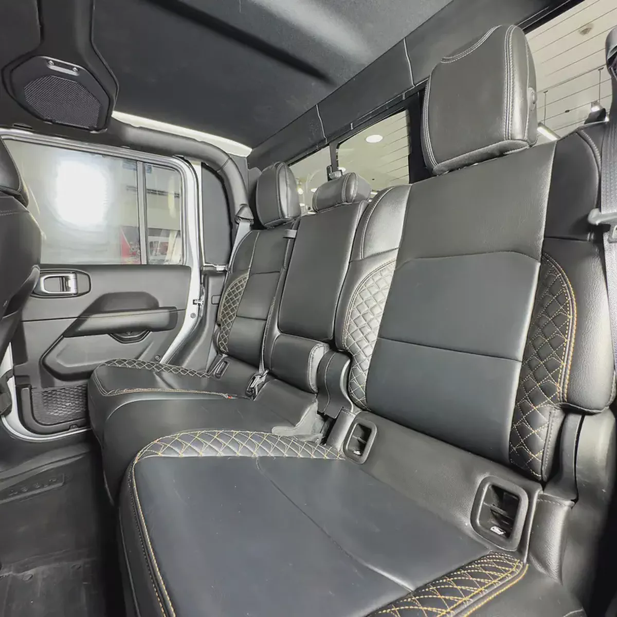 2022 Jeep Gladiator Overland-10-10