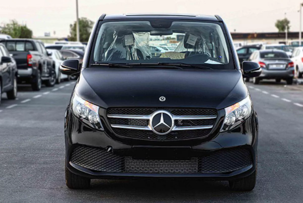 2024 Mercedes-Benz V 250 – Black Bus