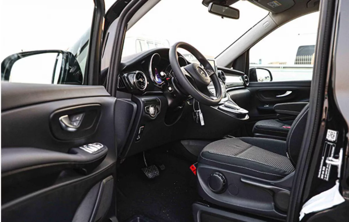 2024 Mercedes-Benz V 250 – Black Bus-1-1