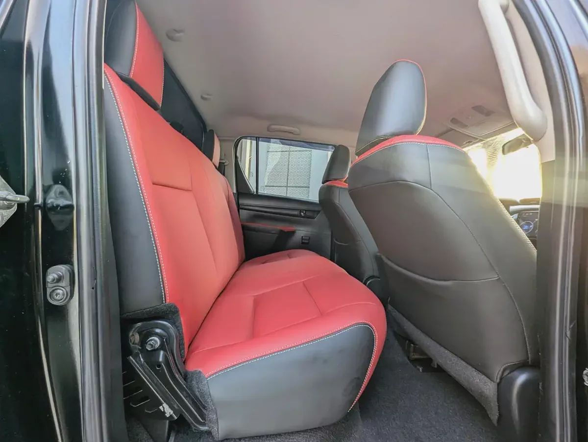 Toyota Hilux 2020 Facelifted 2025 GCC Specs Interior and Exterior Excellent Condition-13-13