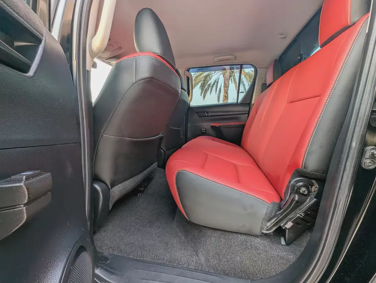 Toyota Hilux 2020 Facelifted 2025 GCC Specs Interior and Exterior Excellent Condition-14-14