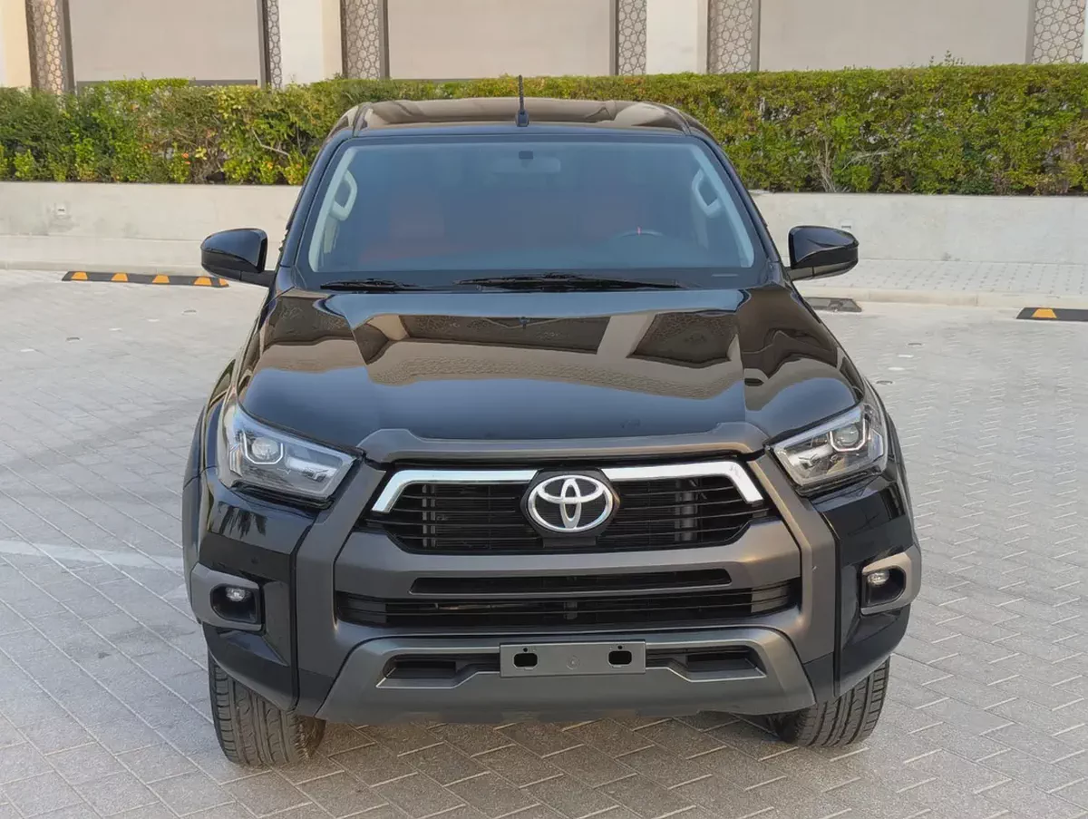 Toyota Hilux 2020 Facelifted 2025 GCC Specs Interior and Exterior Excellent Condition-2-2