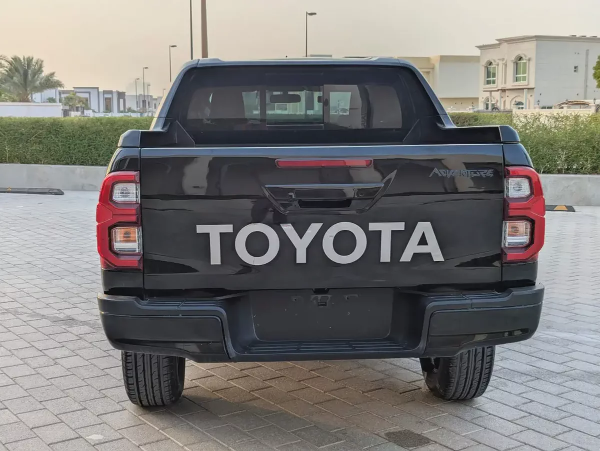 Toyota Hilux 2020 Facelifted 2025 GCC Specs Interior and Exterior Excellent Condition-7-7