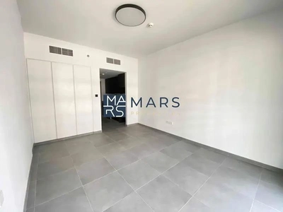 The Lavish & Capacious Studio Apartment with Amenities in Tiraz Aljada-3