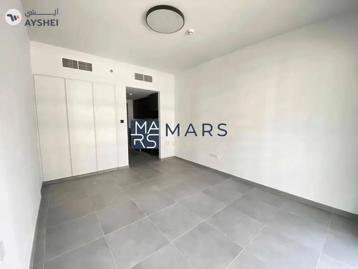 The Lavish & Capacious Studio Apartment with Amenities in Tiraz Aljada-3-3