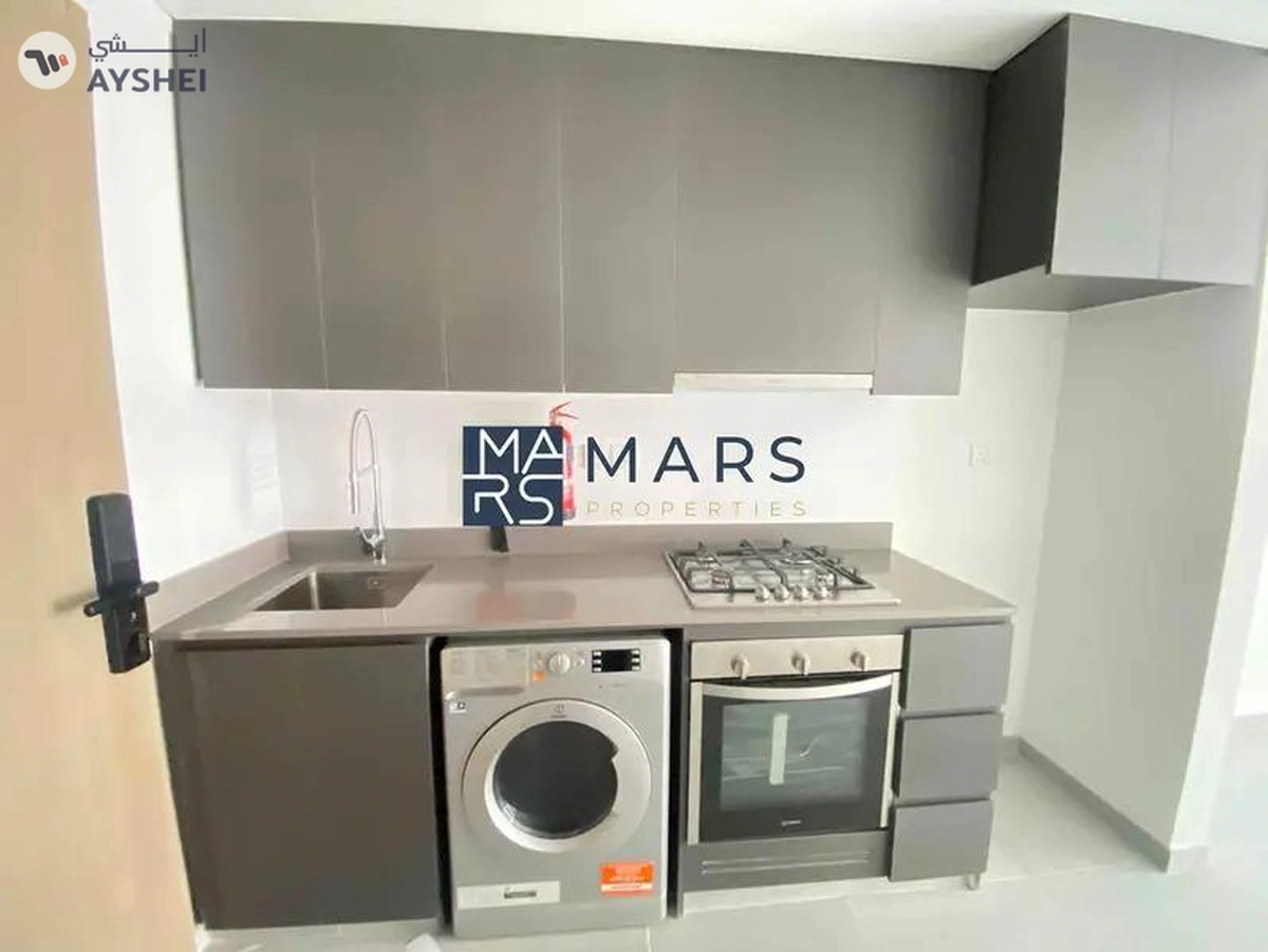 The Lavish & Capacious Studio Apartment with Amenities in Tiraz Aljada-4-4