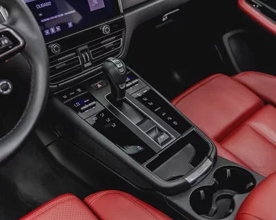 PORSCHE MACAN - 2024 - GCC - WARRANTY TILL NOV 2027 - EXCELLENT CONDITION-12