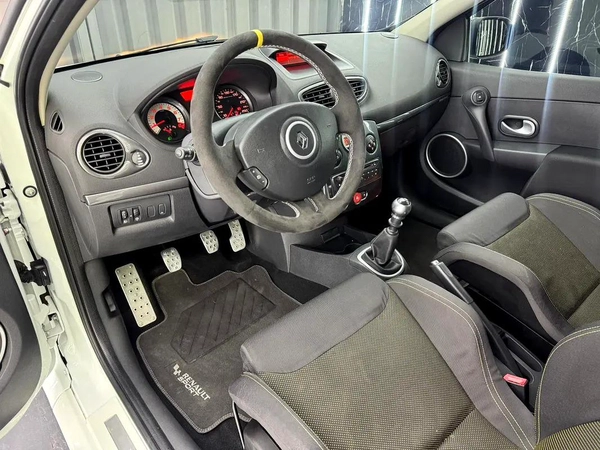 Renault Clio Sport 2013 - GCC Specs