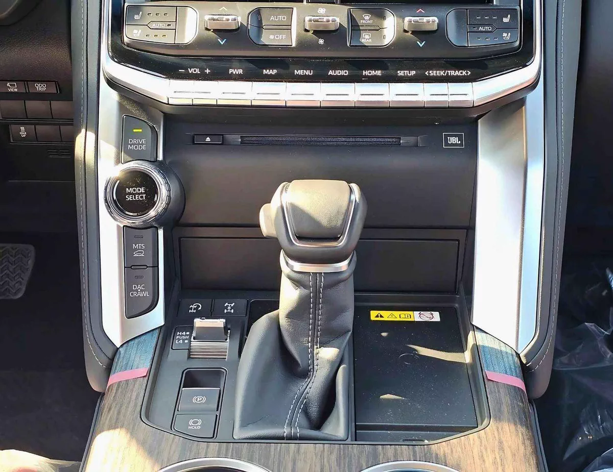 Toyota Land Cruiser VXR | 3.3L DIESEL  | With RADAR Top Variant | HUD | GCC (CODE # 69000)-10-0