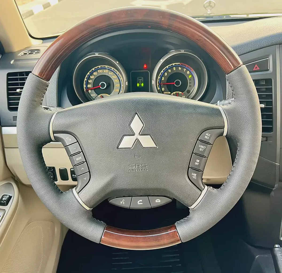 Mitsubishi Pajero 2010 GLS GCC Specs-15-15