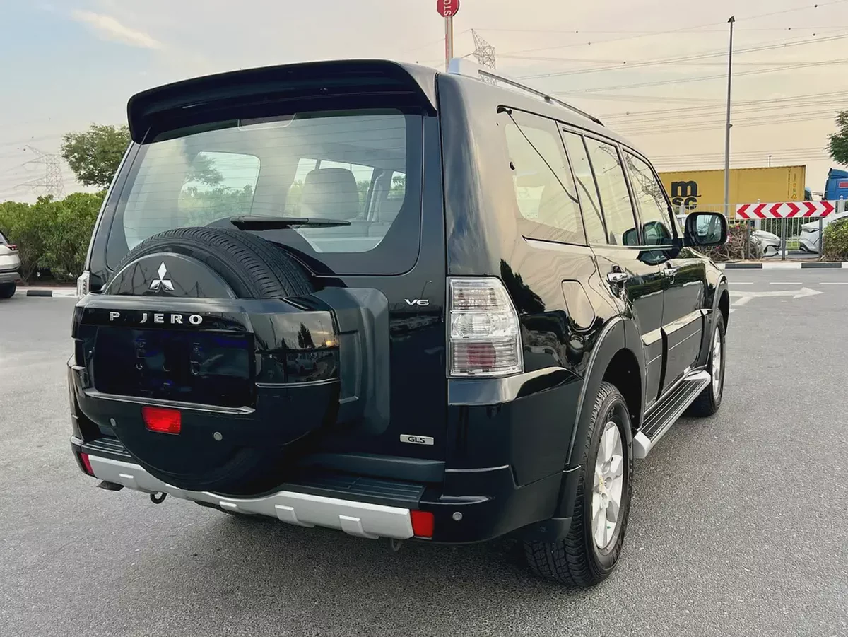 Mitsubishi Pajero 2010 GLS GCC Specs-5-5