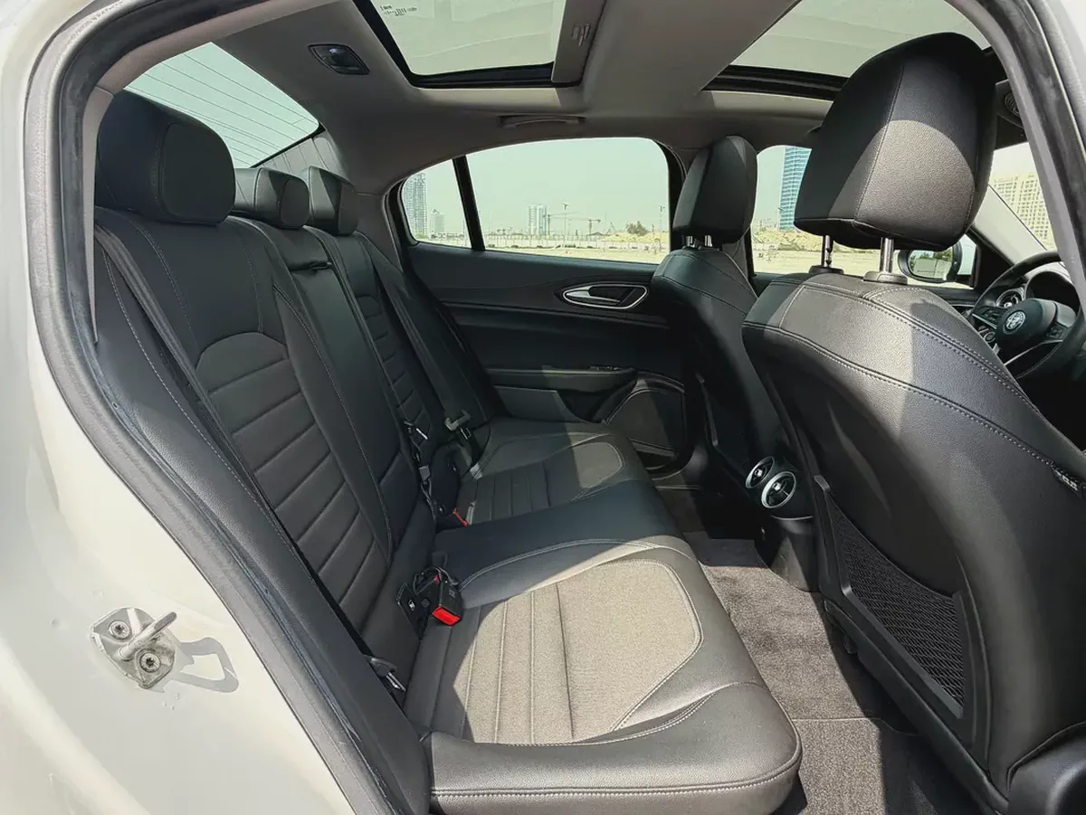 2020 Alfa Romeo Giulia Super | GCC Specs | Low Mileage-13-13