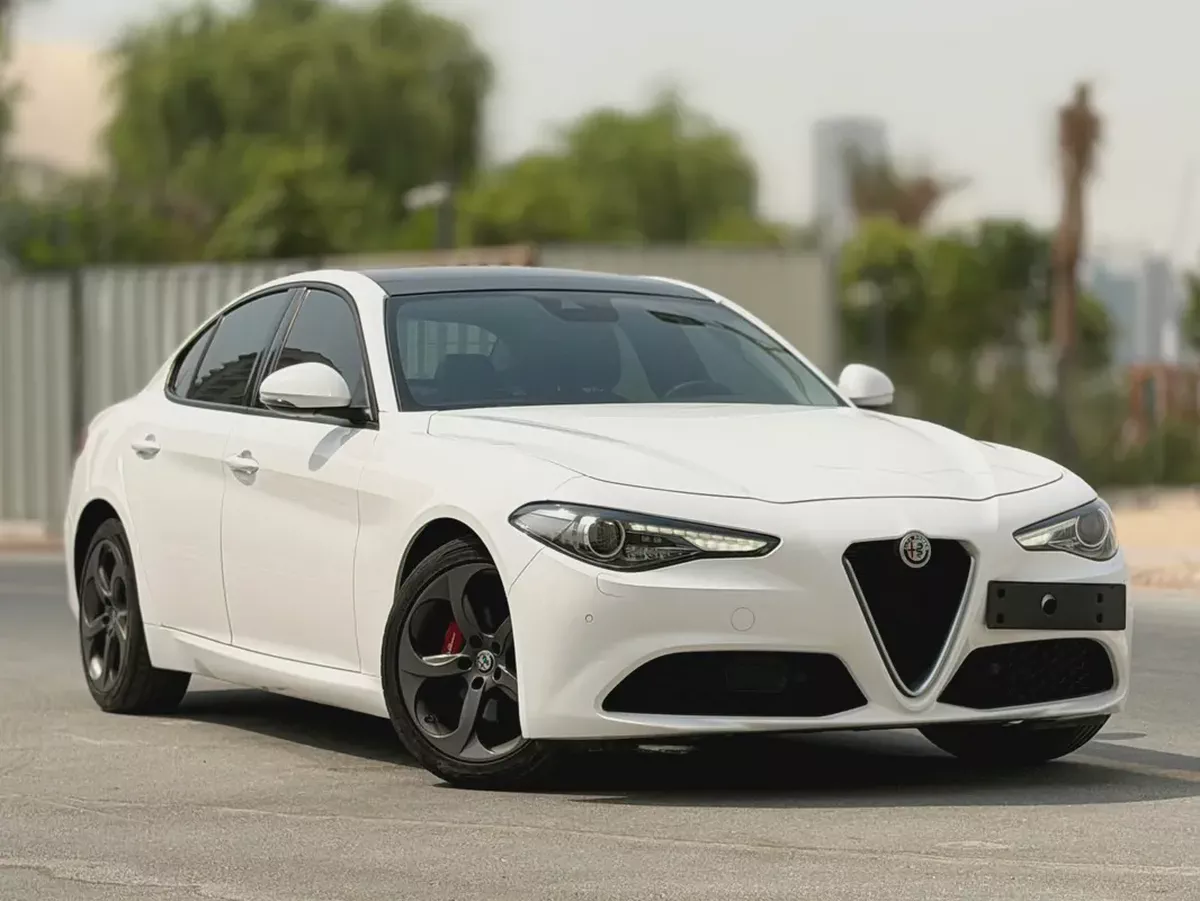 2020 Alfa Romeo Giulia Super | GCC Specs | Low Mileage-2-2