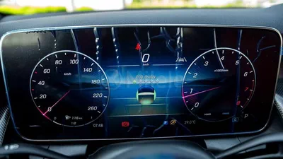 Mercedes Benz GLC200 STANDARD-13