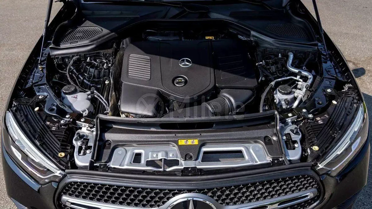 Mercedes Benz GLC200 STANDARD-1-0