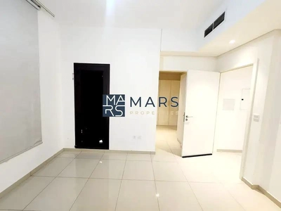 Middle unit!! 2BR Villa Available With Maid Room Nasma Residence-5