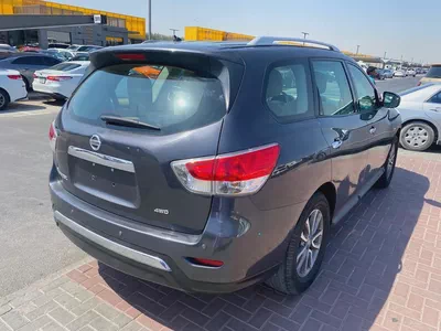 Nissan pathifinder 2014gary color GCC calen car-10